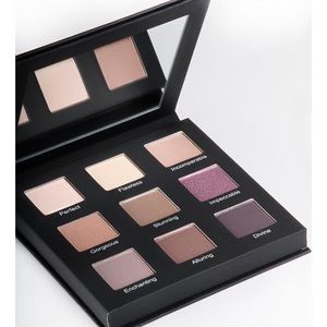 RealHer Eyeshadow Palette